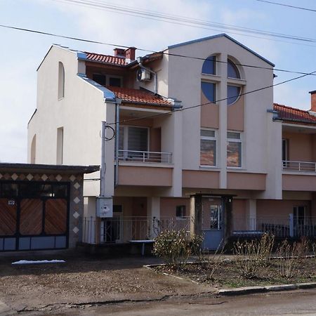 Dessi Appartement Pleven Buitenkant foto